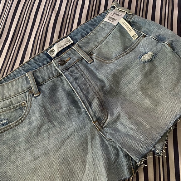 Size 11 RSQ Shorts - Picture 2 of 2